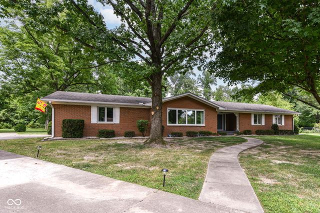 8836 Westminster Court, Indianapolis, IN 46256