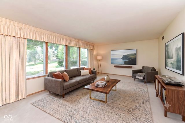 8836 Westminster Court, Indianapolis, IN 46256