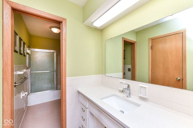 8836 Westminster Court, Indianapolis, IN 46256