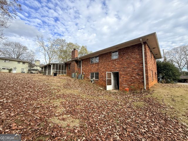 2743 Pine Hill Drive NW, Kennesaw, GA 30144