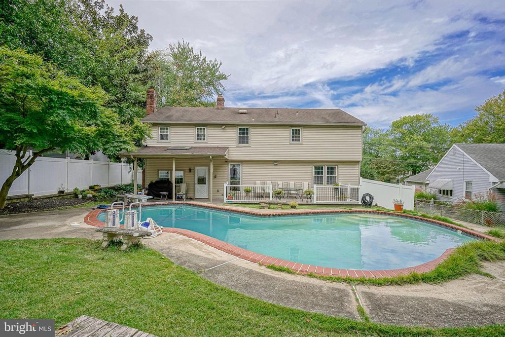 557 COVERED BRIDGE RD, CHERRY HILL, NJ 08034 — photo 2