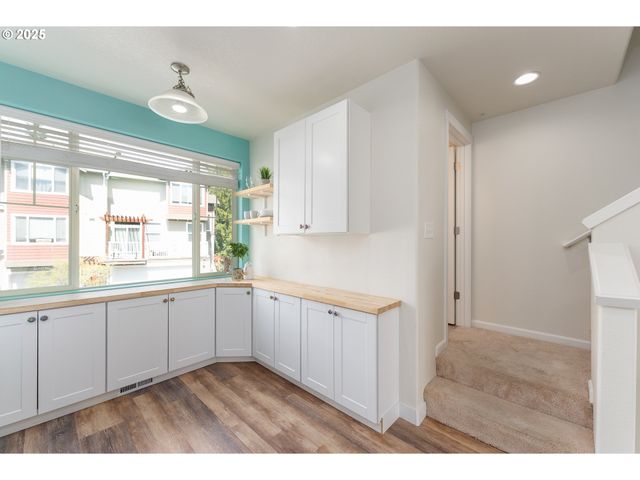 15270 Sw SPARROW Loop 103, Beaverton, OR 97007