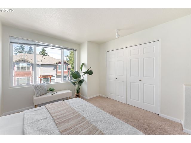 15270 Sw SPARROW Loop 103, Beaverton, OR 97007
