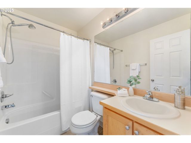 15270 Sw SPARROW Loop 103, Beaverton, OR 97007