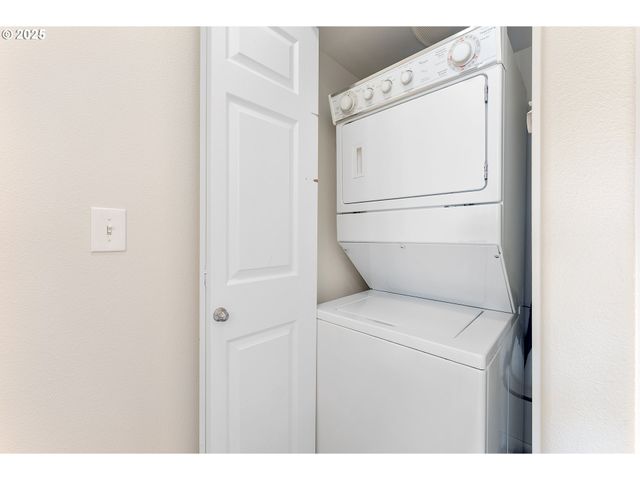 15270 Sw SPARROW Loop 103, Beaverton, OR 97007