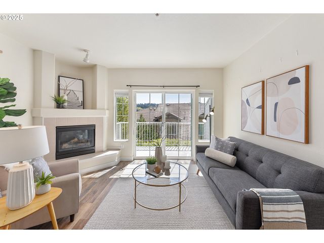 15270 Sw SPARROW Loop 103, Beaverton, OR 97007