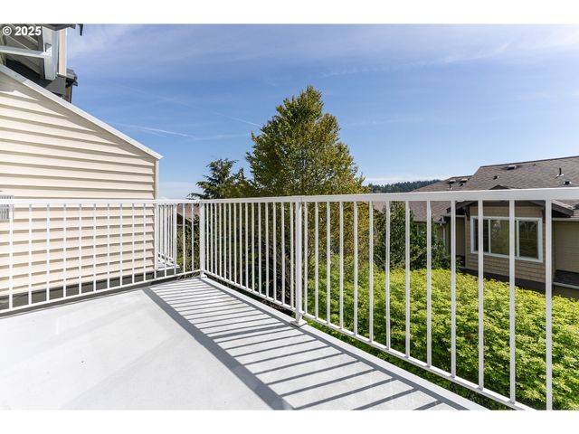 15270 Sw SPARROW Loop 103, Beaverton, OR 97007