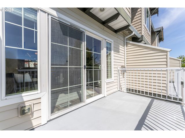 15270 Sw SPARROW Loop 103, Beaverton, OR 97007