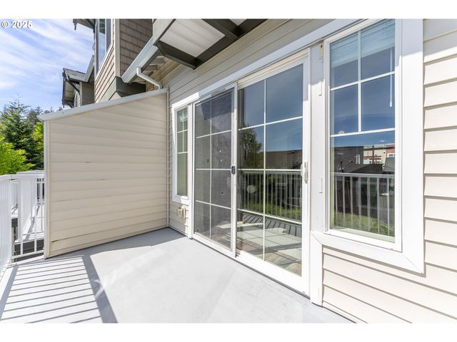 15270 Sw SPARROW Loop 103, Beaverton, OR 97007
