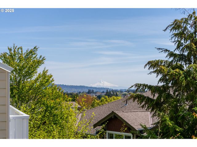 15270 Sw SPARROW Loop 103, Beaverton, OR 97007