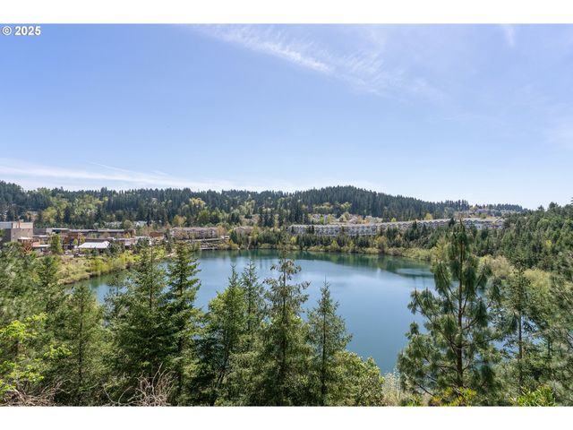 15270 Sw SPARROW Loop 103, Beaverton, OR 97007
