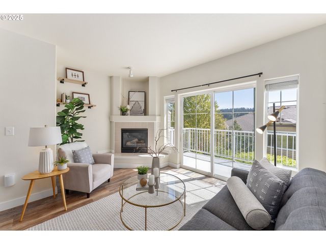 15270 Sw SPARROW Loop 103, Beaverton, OR 97007