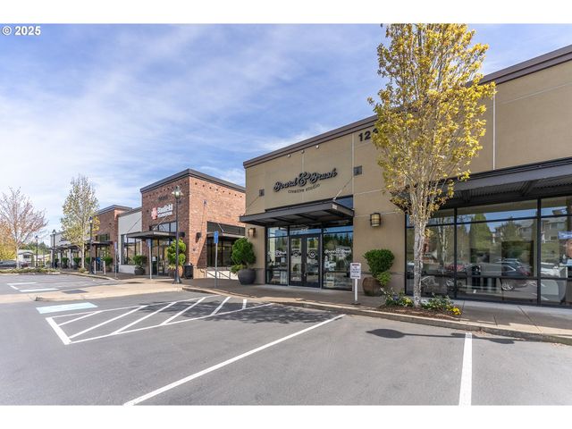 15270 Sw SPARROW Loop 103, Beaverton, OR 97007