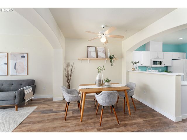 15270 Sw SPARROW Loop 103, Beaverton, OR 97007