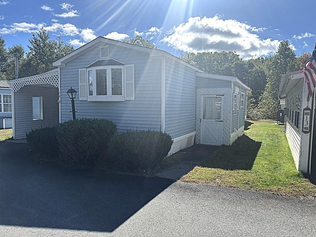141 Lancaster Rd Trlr 14, Gorham, NH 03581