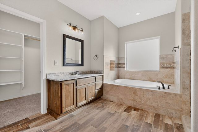 3 Fox Den Road, Los Lunas, NM 87031