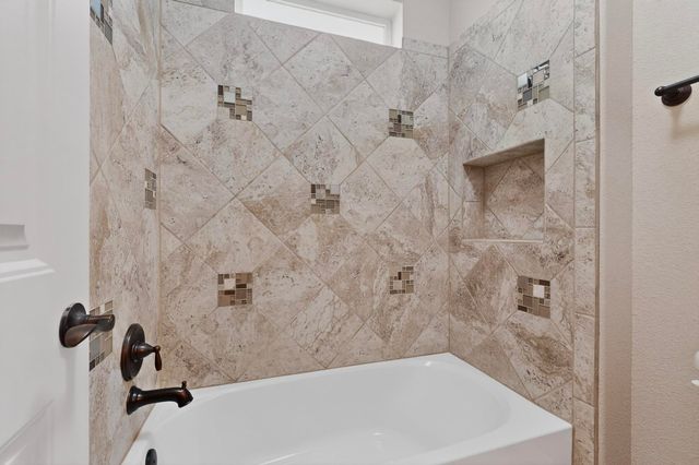 3 Fox Den Road, Los Lunas, NM 87031