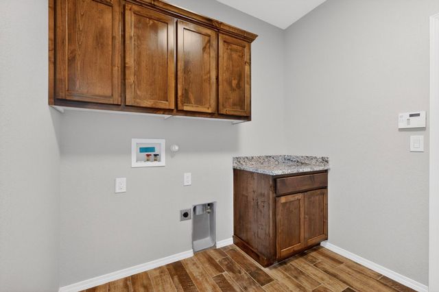 3 Fox Den Road, Los Lunas, NM 87031