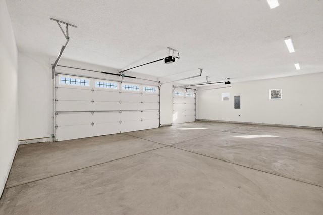 3 Fox Den Road, Los Lunas, NM 87031