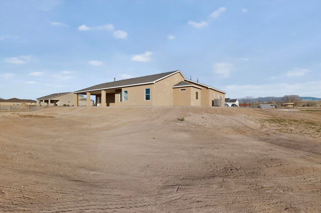 3 Fox Den Road, Los Lunas, NM 87031
