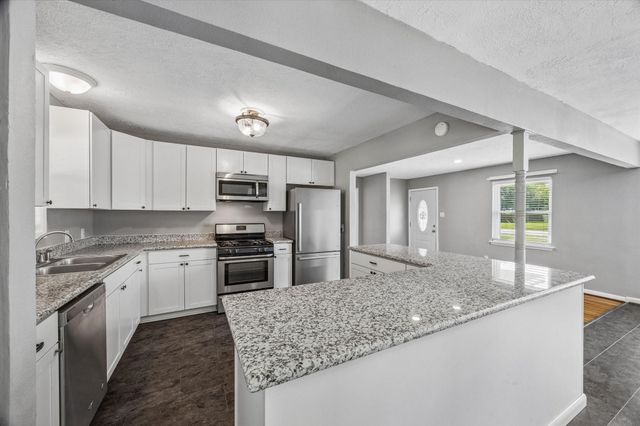 2439 S Austin Avenue, Pearland, TX 77581