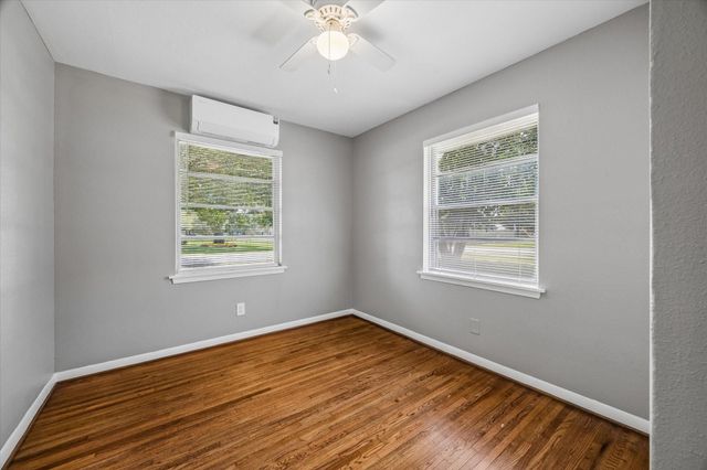 2439 S Austin Avenue, Pearland, TX 77581
