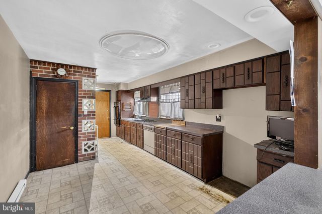 5856 HADFIELD ST, Philadelphia, PA 19143