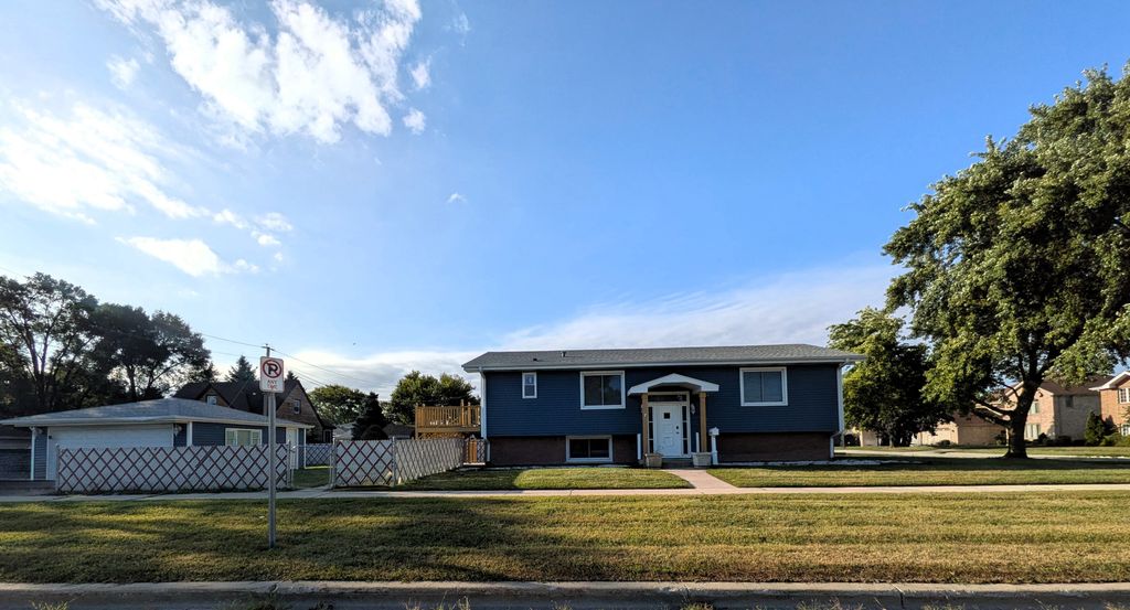 10301 Minnick Avenue, Oak Lawn, IL 60453 — exterior