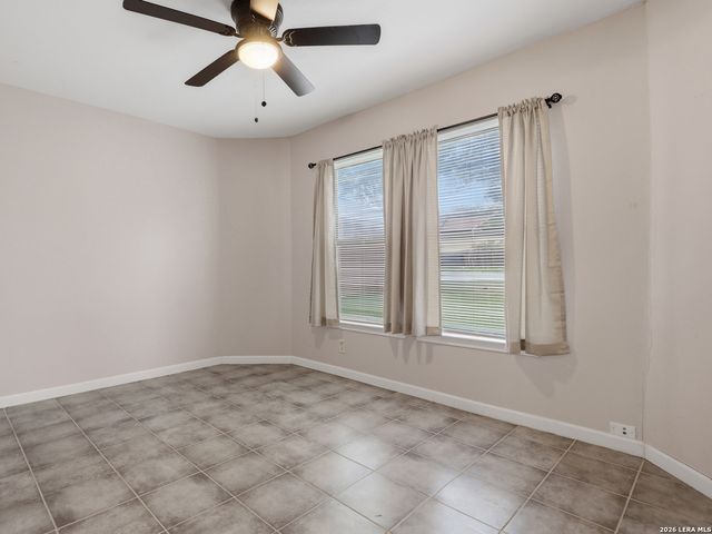 8082 PIONEER TRAIL DR, San Antonio, TX 78244