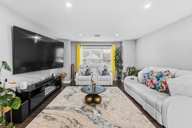 117 Farland Cir, New Bedford, MA 02745