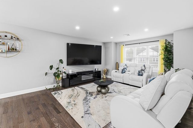 117 Farland Cir, New Bedford, MA 02745