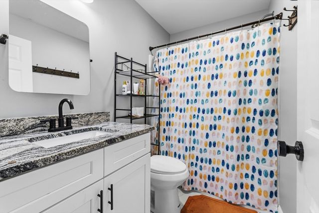 117 Farland Cir, New Bedford, MA 02745