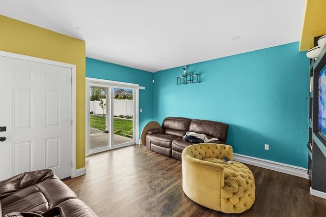 117 Farland Cir, New Bedford, MA 02745