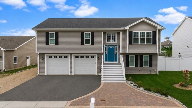 117 Farland Cir, New Bedford, MA 02745