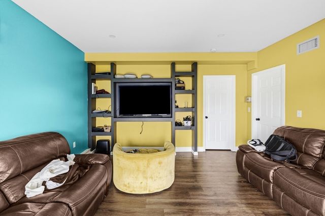 117 Farland Cir, New Bedford, MA 02745
