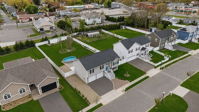 117 Farland Cir, New Bedford, MA 02745