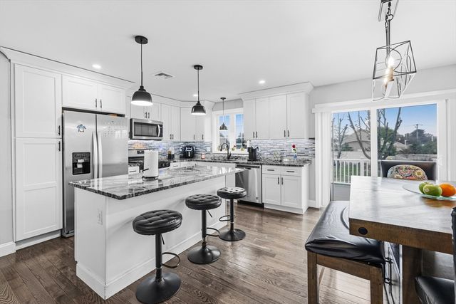 117 Farland Cir, New Bedford, MA 02745