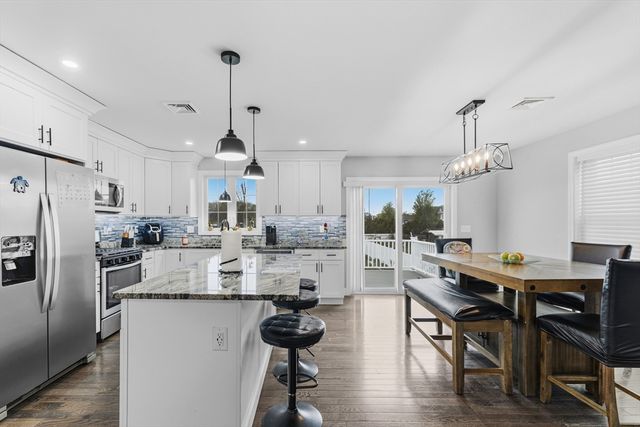 117 Farland Cir, New Bedford, MA 02745