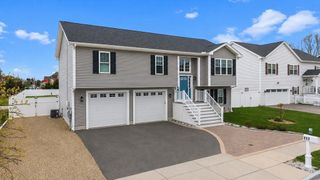 117 Farland Cir, New Bedford, MA 02745