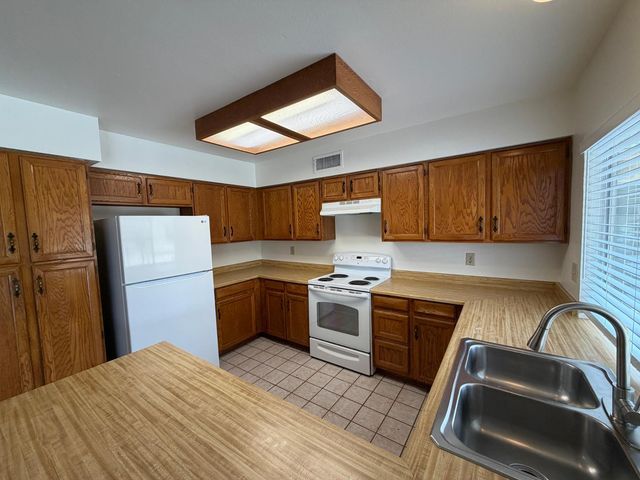 5102 E Bannock Street, Phoenix, AZ 85044