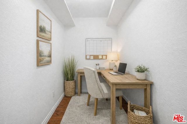 10757 Hortense Street 303, Toluca Lake, CA 91602