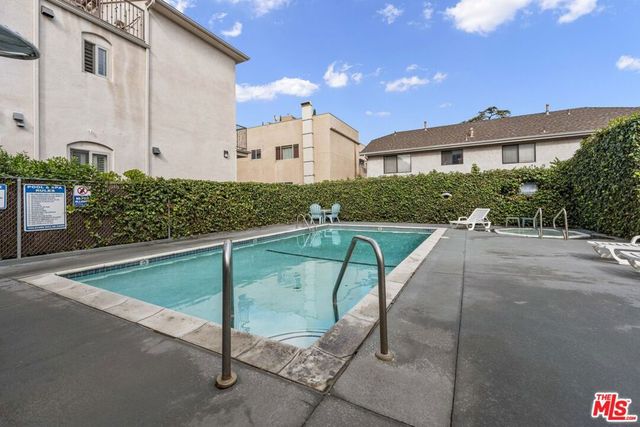 10757 Hortense Street 303, Toluca Lake, CA 91602