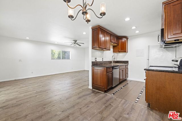 10757 Hortense Street 303, Toluca Lake, CA 91602