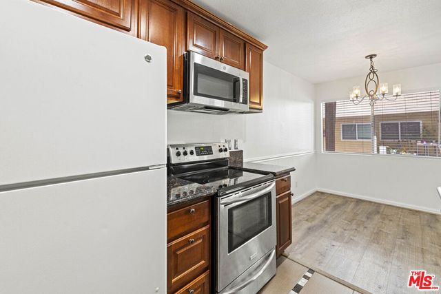 10757 Hortense Street 303, Toluca Lake, CA 91602