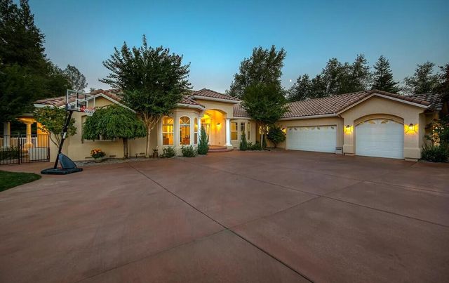 13497 Tierra Heights Road, Redding, CA 96003