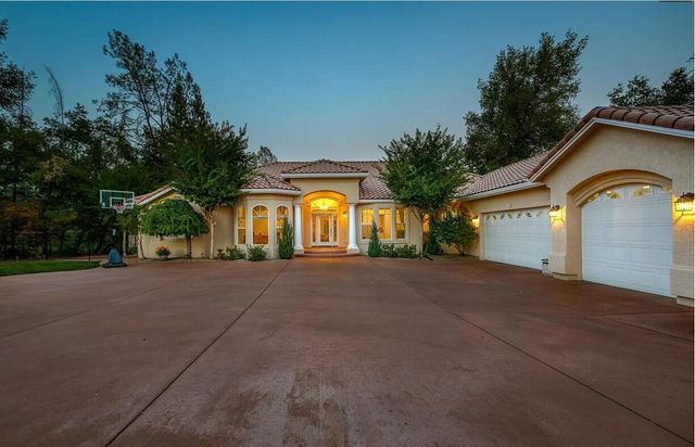 13497 Tierra Heights Road, Redding, CA 96003