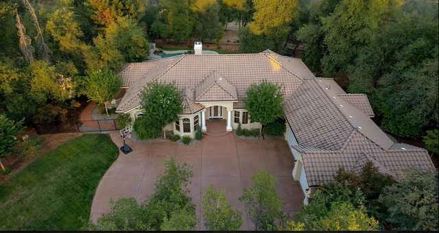 13497 Tierra Heights Road, Redding, CA 96003