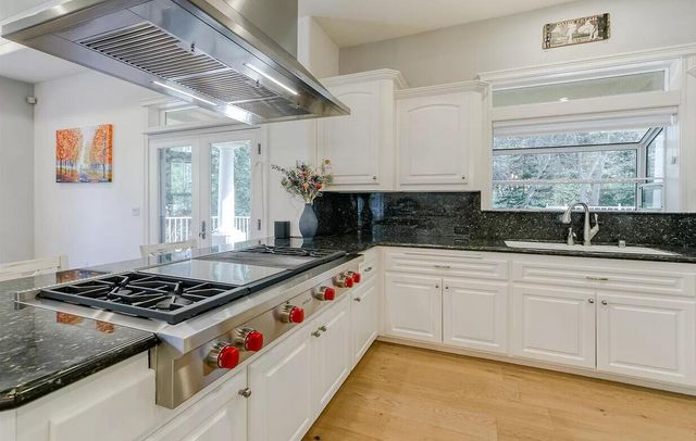 13497 Tierra Heights Road, Redding, CA 96003