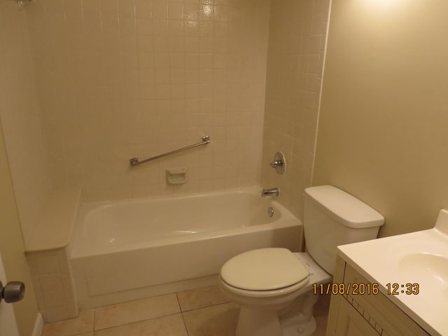 623 Sea Pine Way D2, Greenacres, FL 33415
