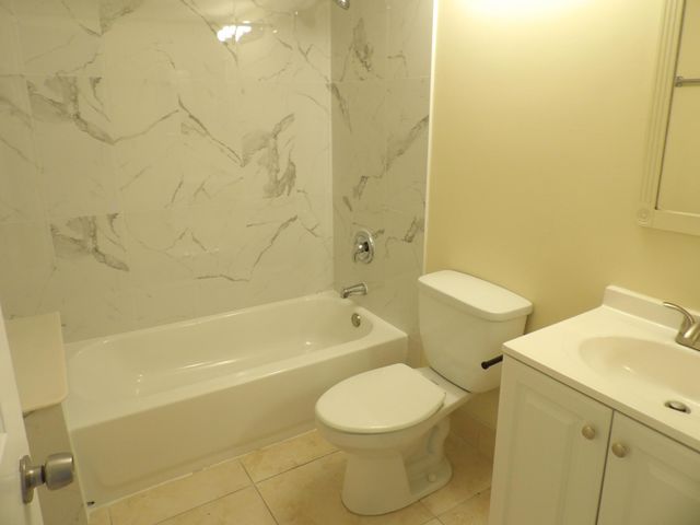 623 Sea Pine Way D2, Greenacres, FL 33415